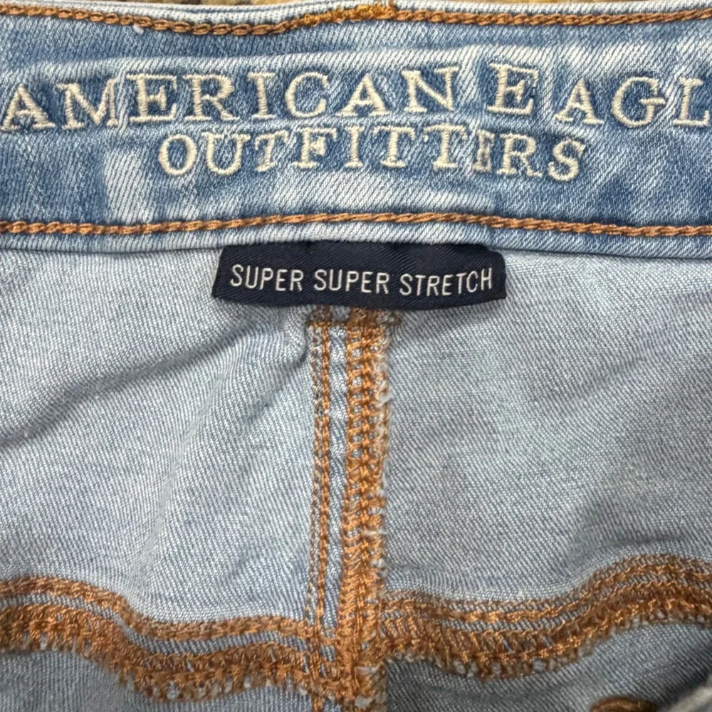 American Eagle Hi-Rise Shortie Light Wash Super Stretch Denim Shorts Size 14